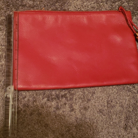 Brand new authentic Gucci clutch - Picture 7 of 7